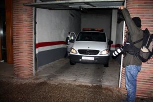 Detinguts els pares del nen trobat mort en un pis de Girona