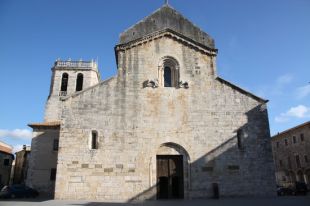 Localitzen a Besalú els murs del que podria ser l'església anterior al monestir de Sant Pere