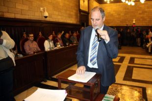 Ballesta esmena l'error i promet el càrrec d'alcalde de Girona 'per imperatiu legal'