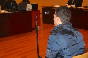 5 anys de presó pel jove que en va obligar un altre a fer-li una fel·lació al centre de Girona