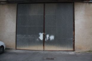 Roben 4.000 euros en material de neteja d'un magatzem a Riudellots de la Creu