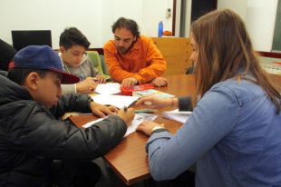 El projecte 'Atura't' ofereix als joves expulsats de l'institut a Figueres l'oportunitat de canviar de conducta