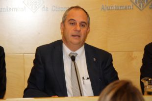 Ballesta assegura que no dimitirà com alcalde de Girona
