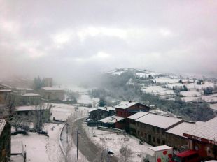 La nevada passa de puntetes per les comarques gironines