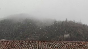 La borrasca afluixa però encara deixa nevades al Ripollès i al nord de la Garrotxa