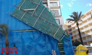 Cau part d'una bastida a Lloret de Mar sense causar ferits