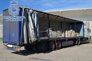 Intercepten dos camions a La Jonquera amb 138 quilos d'haixix i 96 de marihuana