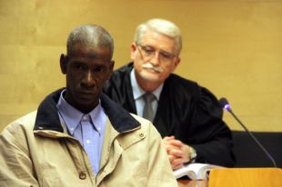 Condemnat a 19 anys de presó per assassinar la dona a ganivetades