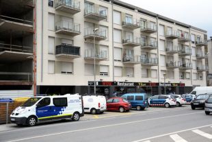 Posen seguretat privada al bloc ocupat de Calonge i els tornen a tallar la llum i l'aigua