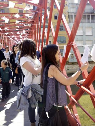 Òmnium Gironès repartirà 2.500 poesies per Sant Jordi