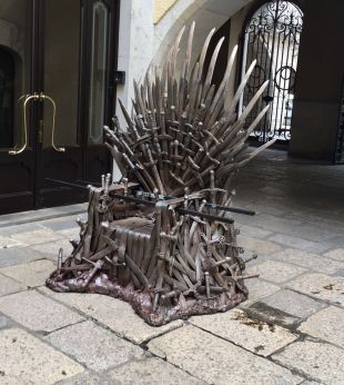 Arriba el tron dels Set Regnes de 'Joc de Trons' a Girona