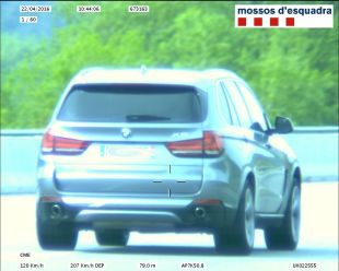 Denunciat per circular a 207 km/h per l'autopista i amb sis ocupants dins el vehicle
