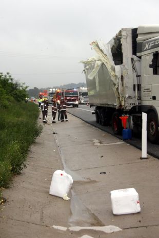 Desactivat el Transcat un cop transvasat el peròxid de carboni del camió accidentat a l'AP-7