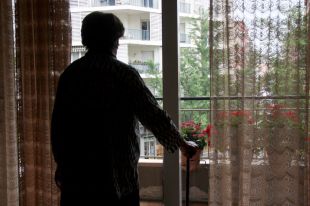 Cada setmana s'interposen dues denúncies de gent gran maltractada pels familiars