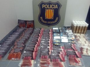 Quatre detingudes per robar més de cent productes d'un supermercat de Palafrugell