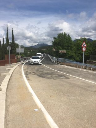 Obre al trànsit el pont de la C-66 a Besalú abans del termini fixat
