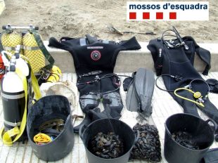 Enxampen quatre mariscadors furtius que van extreure 25 kgs de musclos del Cap de Creus