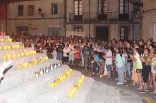 Unes 700 persones es concentren a Cassà en memòria de Neus Terradas