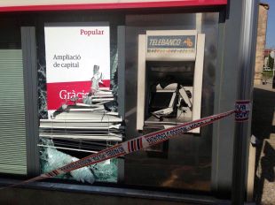 Rebenten amb explosius el caixer d’una oficina bancària a Riudellots de la Selva
