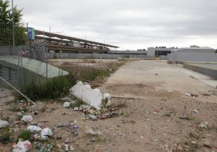 Girona vol escoltar els veïns abans de decidir si denuncia Adif per les obres del Parc Central