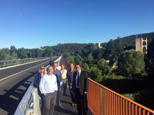 La Generalitat cedeix la titularitat de la travessera del pont de Besalú al consistori