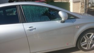 Trenquen els vidres de fins a vuit cotxes de matinada a Blanes