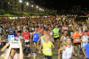 5.500 persones participen a la 34a Caminada Popular Nit de Sant Bonós a Blanes