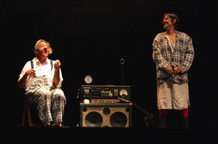 Albert Pla i el Tortell Poltrona omplen el Jardí de Figueres en l'estrena d'un espectacle inèdit