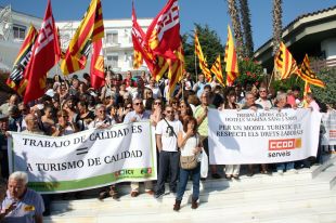 Manifestació a Lloret per reclamar les nòmines impagades dels hotels tancats