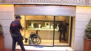 Atrapen tres lladres quan atracaven una joieria del centre de Lloret de Mar