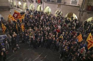 Concentracions a diversos municipis catalans en suport a l'alcaldessa de Berga