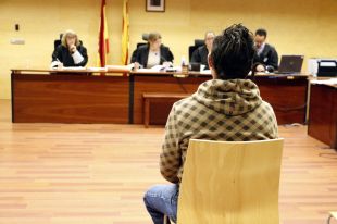 Absolt l'acusat d'abordar una nena de 7 anys a Palafrugell i intentar mossegar-li els genitals