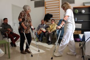 El Trueta implanta un protocol en pròtesi de genoll per accelerar la recuperació dels pacients operats