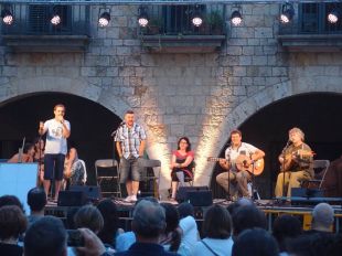 El festival 'Càntut' de Cassà de la Selva tanca amb la voluntat d'haver apropat al màxim les cançons d'avis als joves