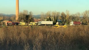 Un mort i un ferit greu en un xoc entre un turisme i un camió a Riells i Viabrea