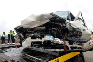 Dos ferits crítics en un xoc frontal entre dos cotxes a l'N-II a Vidreres