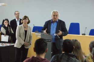La Generalitat i l'Ajuntament d’Olot entreguen les claus de 21 pisos de lloguer social