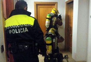 Un veí de Blanes i un policia intoxicats en l'incendi en un habitatge