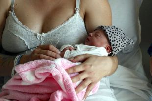 El primer nadó del 2017 ha estat una nena nascuda a Salt