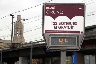 Els ajuntaments reforcen l'atenció als sensesostre davant l'onada de fred