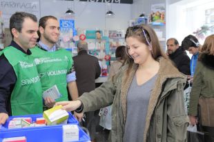 Crida per aconseguir 160 voluntaris en la campanya de Medicaments Solidaris