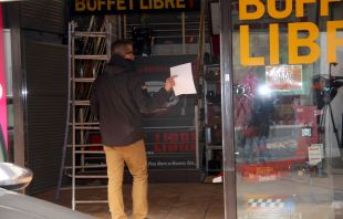 Reobren les botigues de la Jonquera tancades per vendre roba falsificada