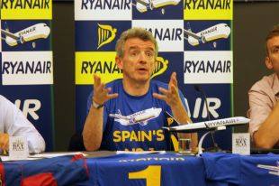 Ryanair i la Generalitat firmen l'acord per oferir 19 rutes noves des de Girona