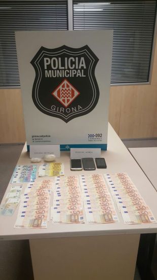 Detinguts a Girona amb 100 grams de cocaïna amagats entre bolquers i a la cadireta infantil