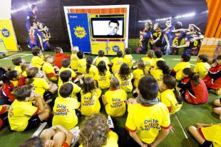 Més de 550 alumnes de Figueres participaran en el programa escolar itinerant BarçaKids