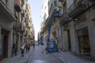 El PSC de Girona reclama modernitzar l'enllumenat públic i avançar cap a l'autoabastiment