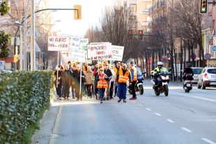 L'ANC de Salt fa una marxa fins a l'AP-7 per reclamar la gestió de les infraestructures
