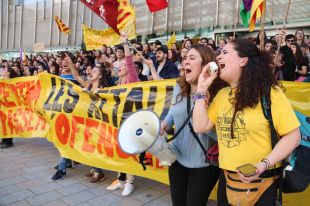 Aules buides i més de 300 estudiants demanen la rebaixa de les taxes universitàries