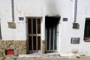 Un home de 77 resulta ferit greu per inhalació de fum en un incendi d’habitatge a Girona