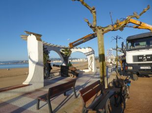 Palamós retira un dels canons del segle XVIII per a restaurar-lo